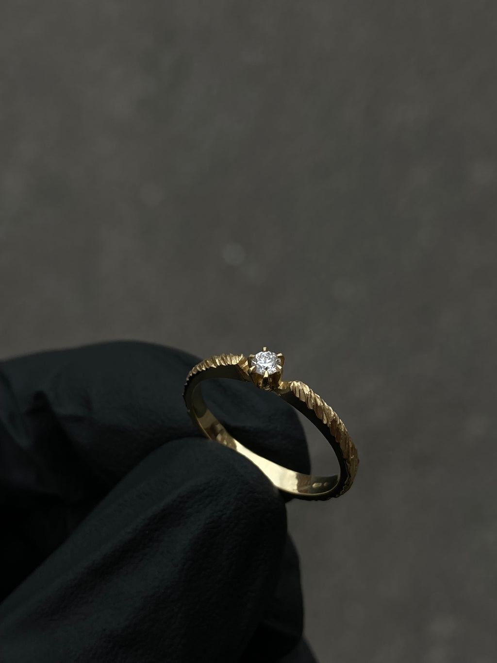 Soča zásnubní prsten žluté zlato (585/1000) s diamantem 2,65 mm SI1G