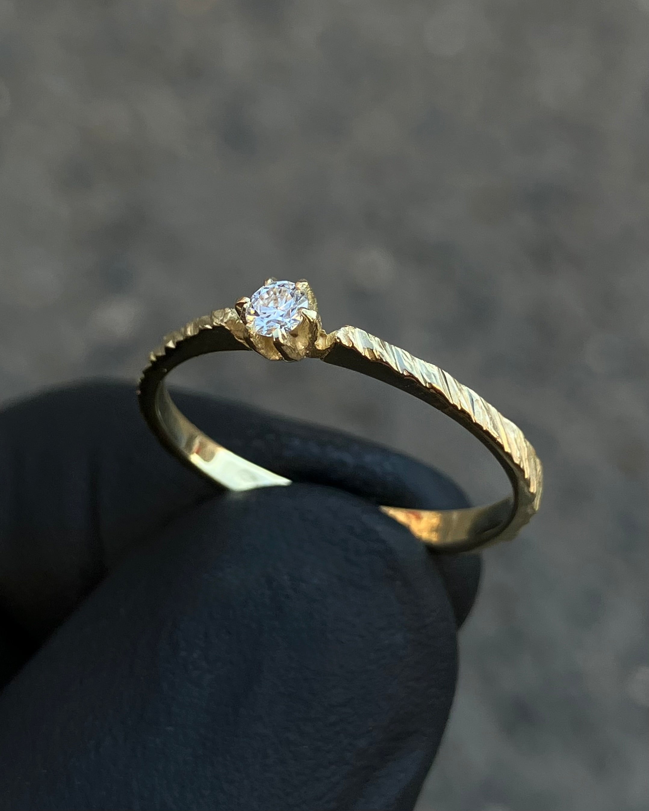 #11 zásnubní prsten Soča menší au585 s lagrown diamantem