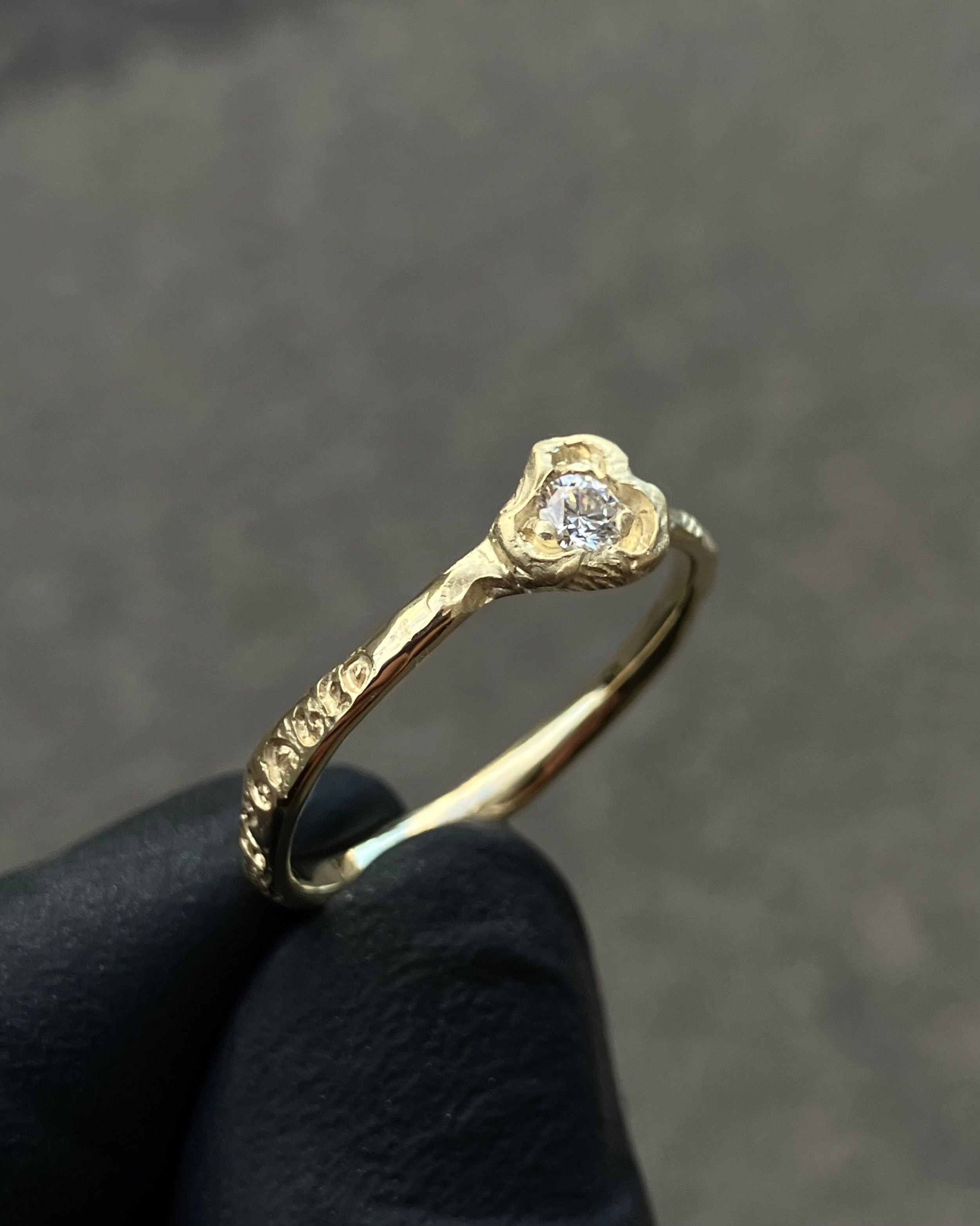 #112 Zásnubní prsten Engaged menší au585 s labgrown diamantem
