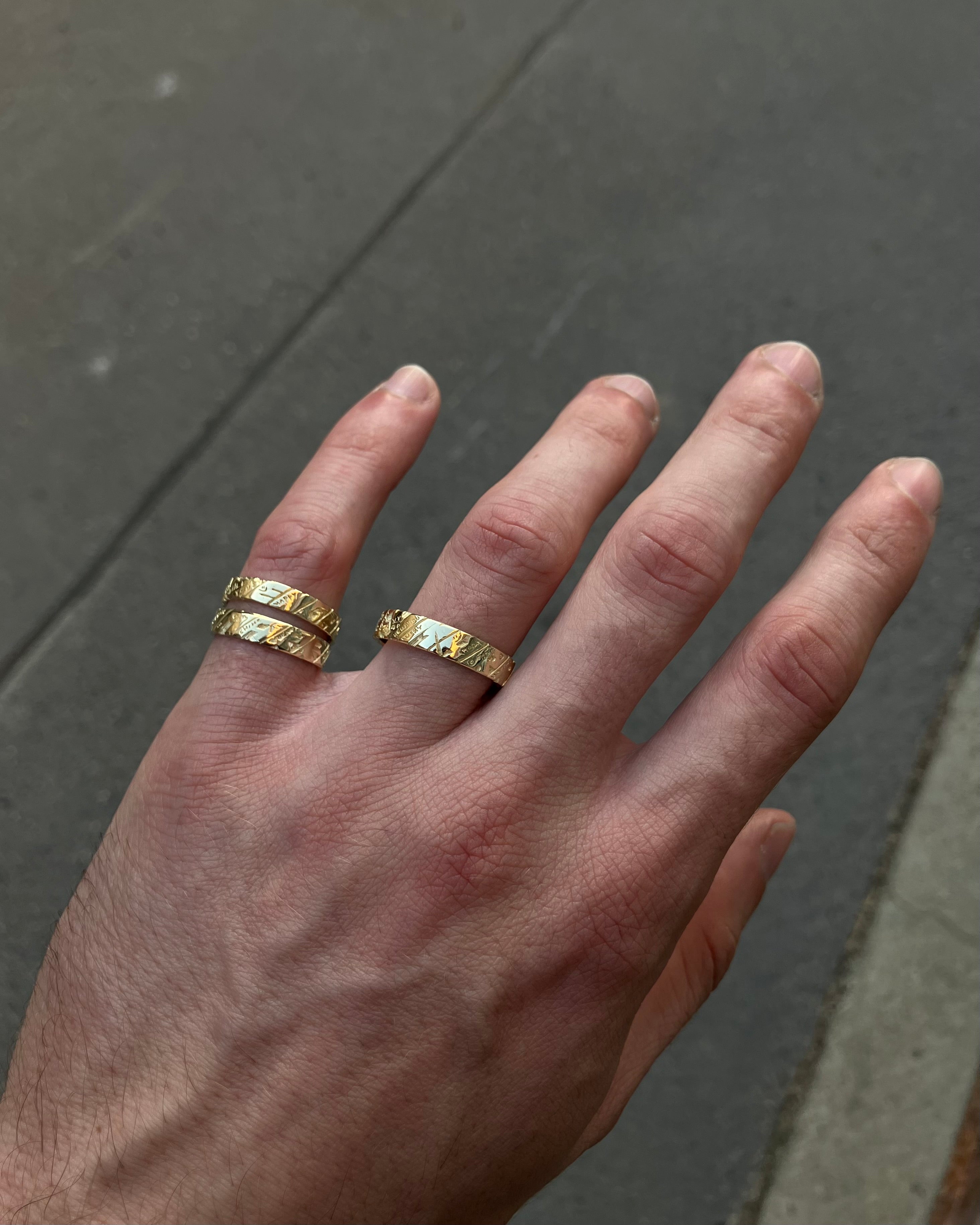 #135 snubní prsten Married Messy širší au585