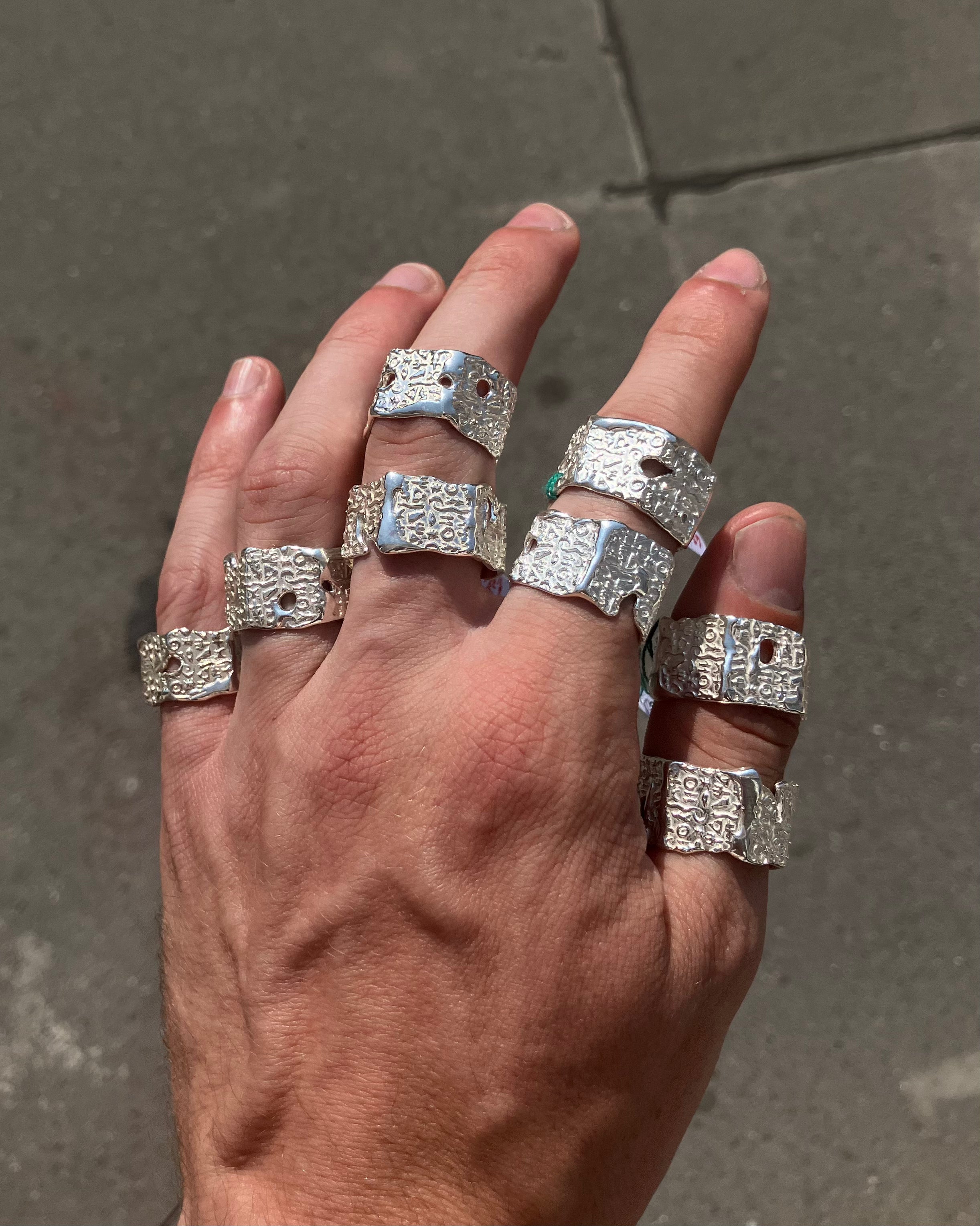 prsten Jan Glyphs široký ag925 Sample Sale