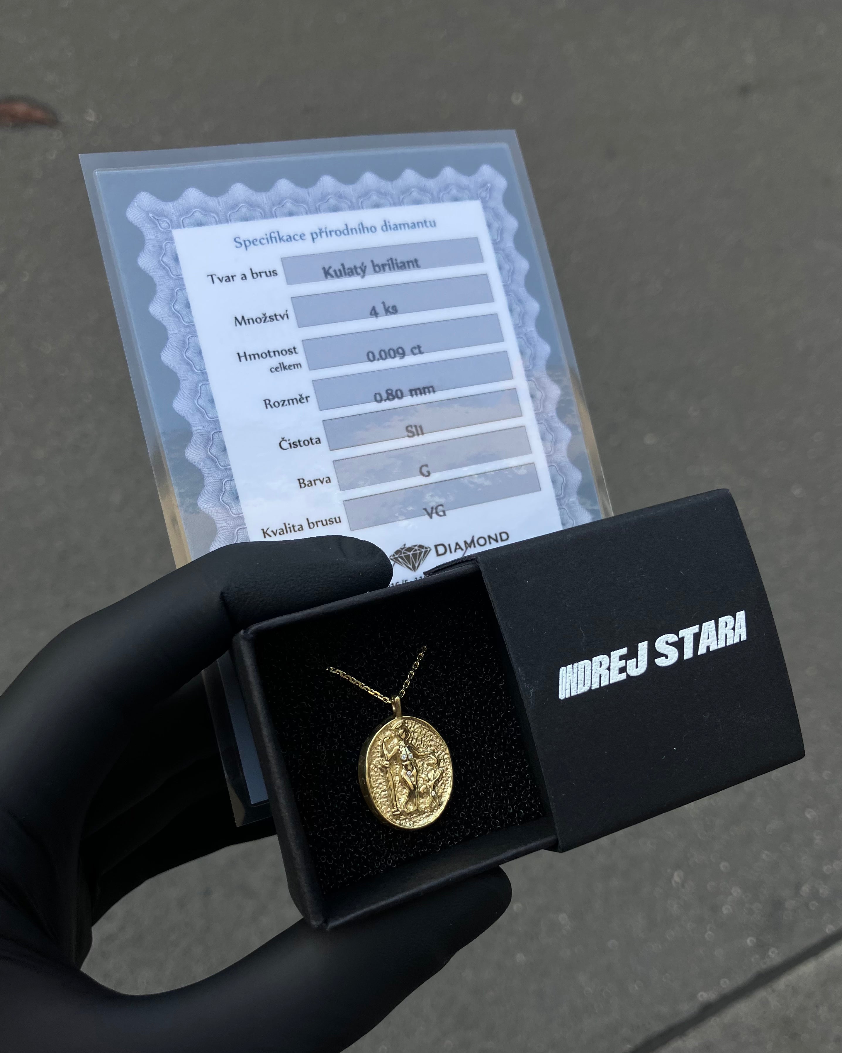 #93 přívěšek Sensitive Content pozlacené ag925 s diamanty