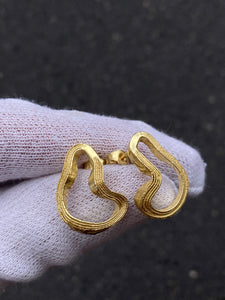 Náušnice Beach Artifacts curved M pozlacené stříbro (925/1000)